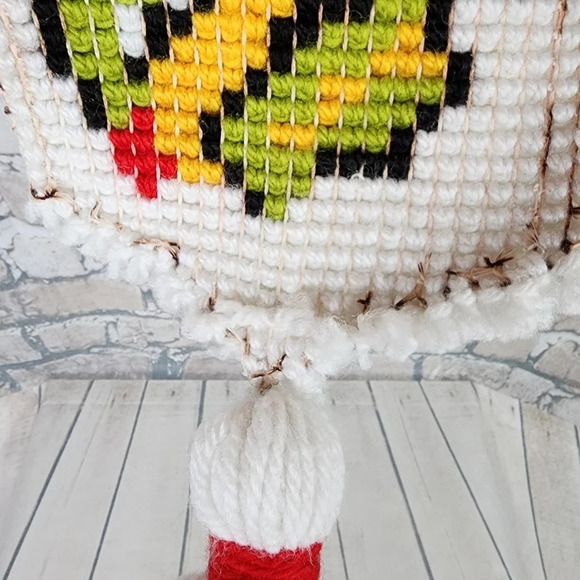 Vintage Christmas Hook Rug Wall Hanging Poinsettia Red White 41" L - Picture 11 of 12